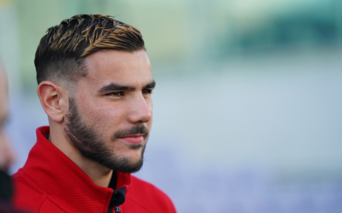  AC米兰边路突破犀利，莱奥造两球主宰比赛  