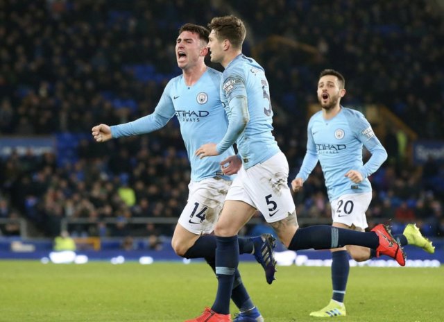  曼城锋线发威，客场轻取利物浦登顶积分榜